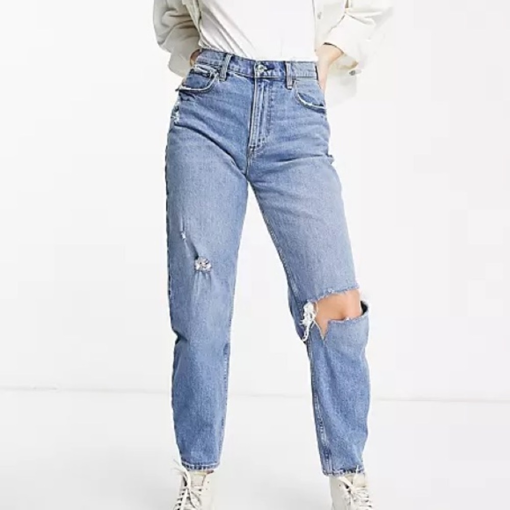 Abercrombie Curve Love 80’s Mom High Rise Jean Size 25 (0R)